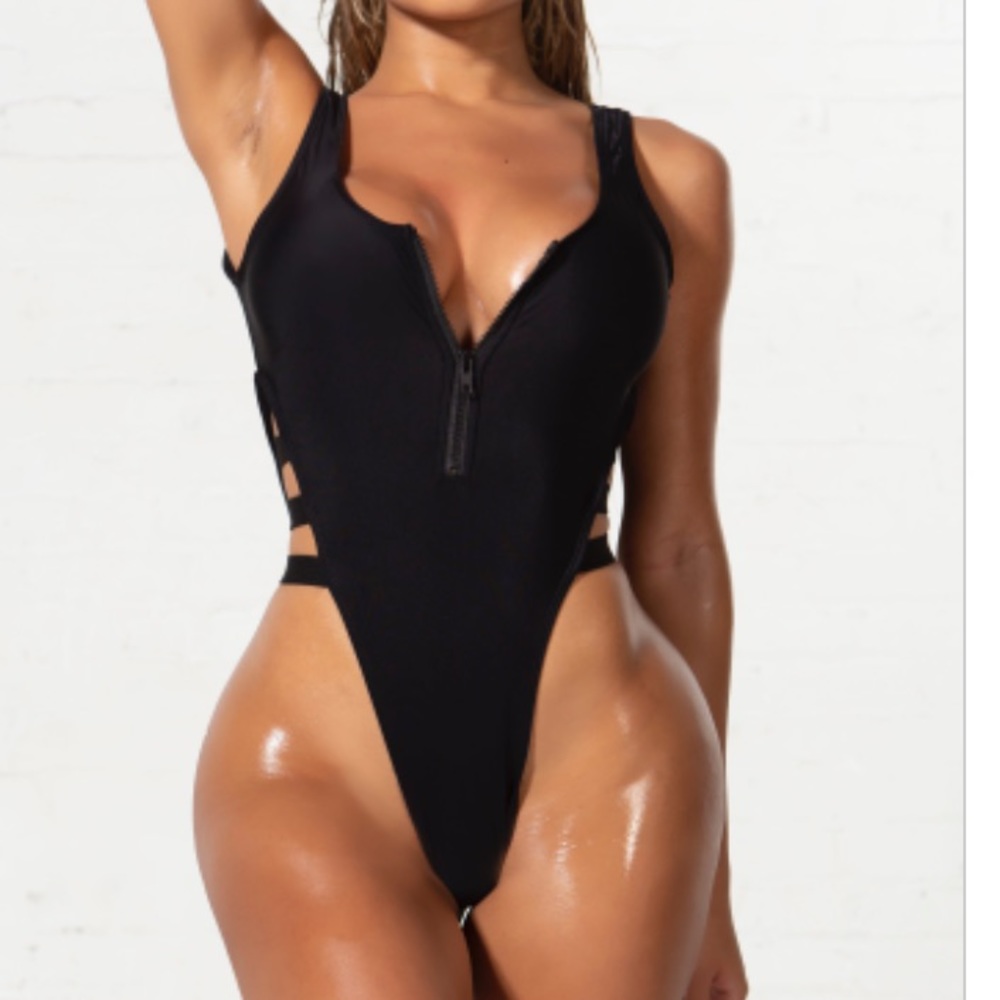 ✨NWT✨BOUTIQUE black one piece swimsuit